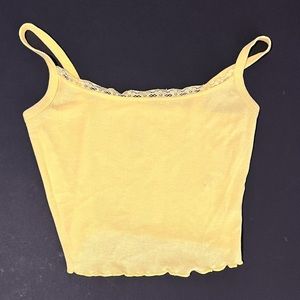 basic yellow lace trim cropped tank!